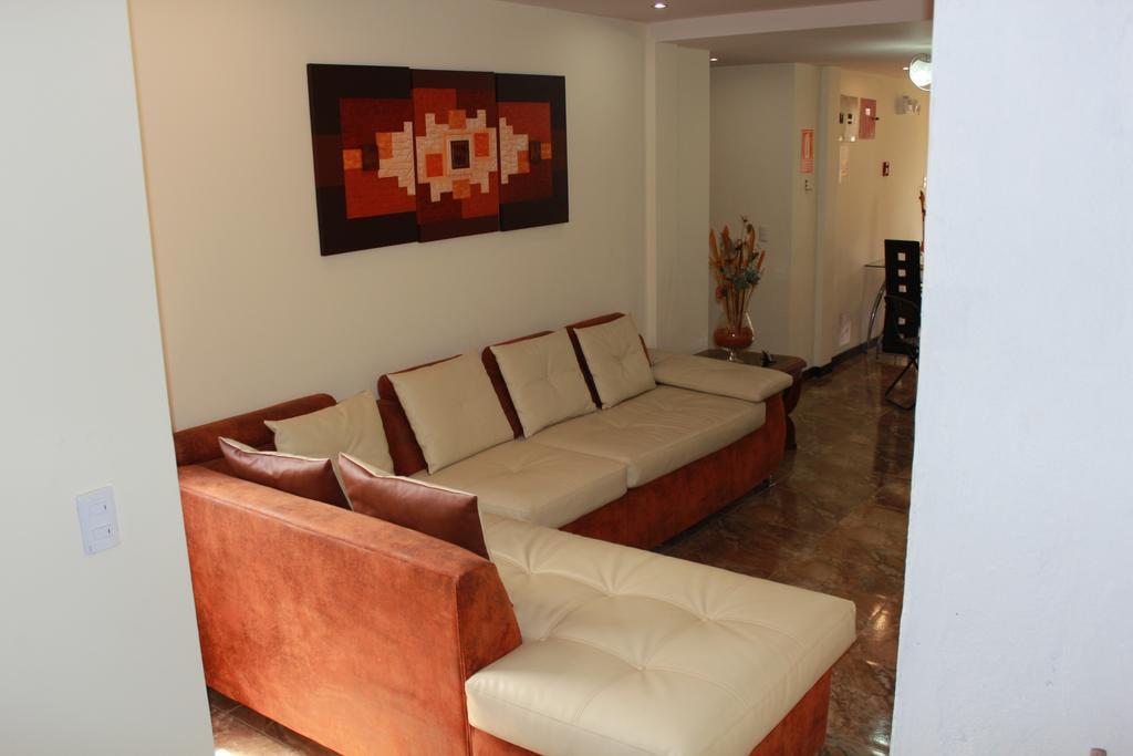 Hotel Las Mercedes Airport-Quito Tababela Rum bild