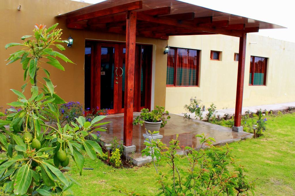 Hotel Las Mercedes Airport-Quito Tababela Exteriör bild