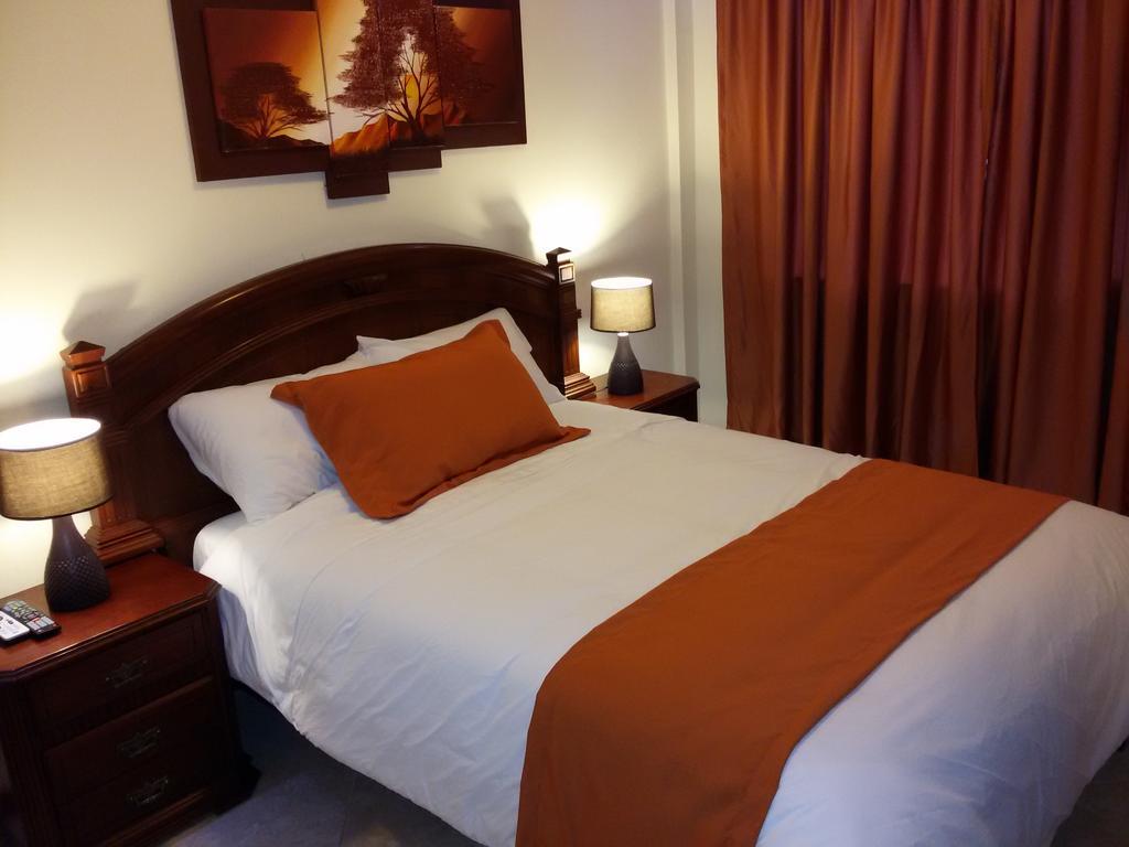 Hotel Las Mercedes Airport-Quito Tababela Rum bild