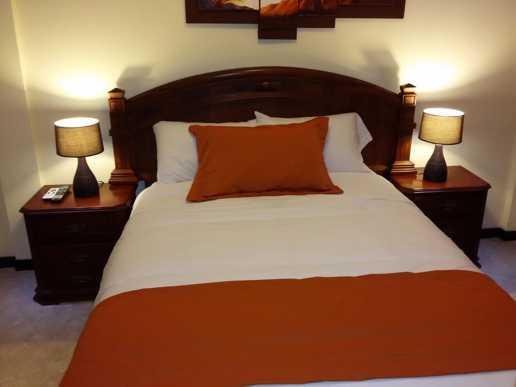 Hotel Las Mercedes Airport-Quito Tababela Rum bild