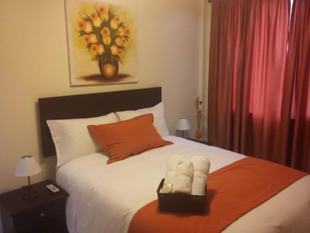Hotel Las Mercedes Airport-Quito Tababela Rum bild