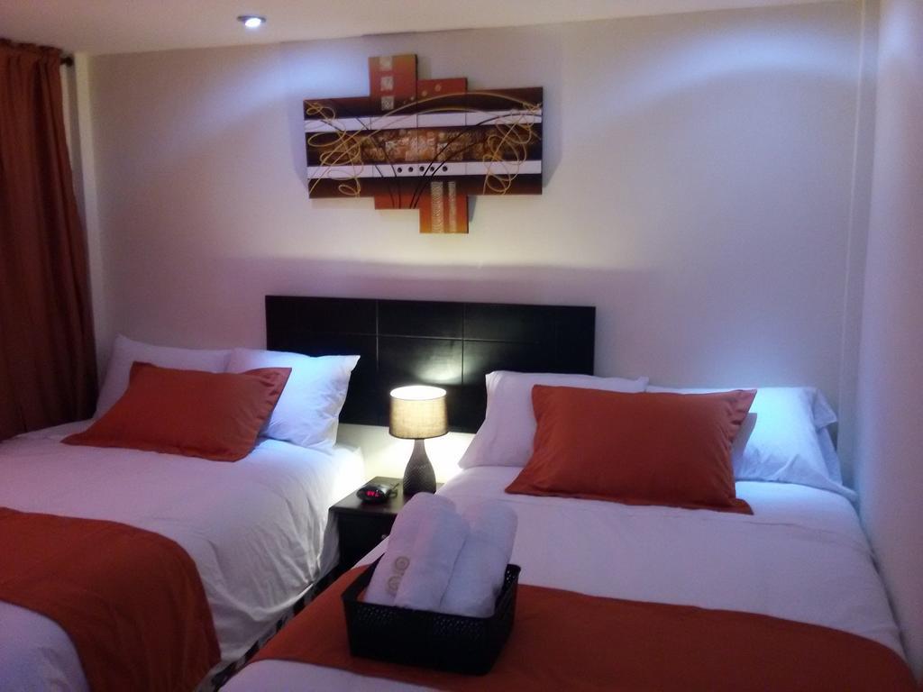 Hotel Las Mercedes Airport-Quito Tababela Rum bild