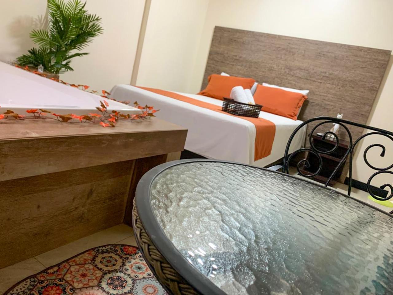 Hotel Las Mercedes Airport-Quito Tababela Exteriör bild
