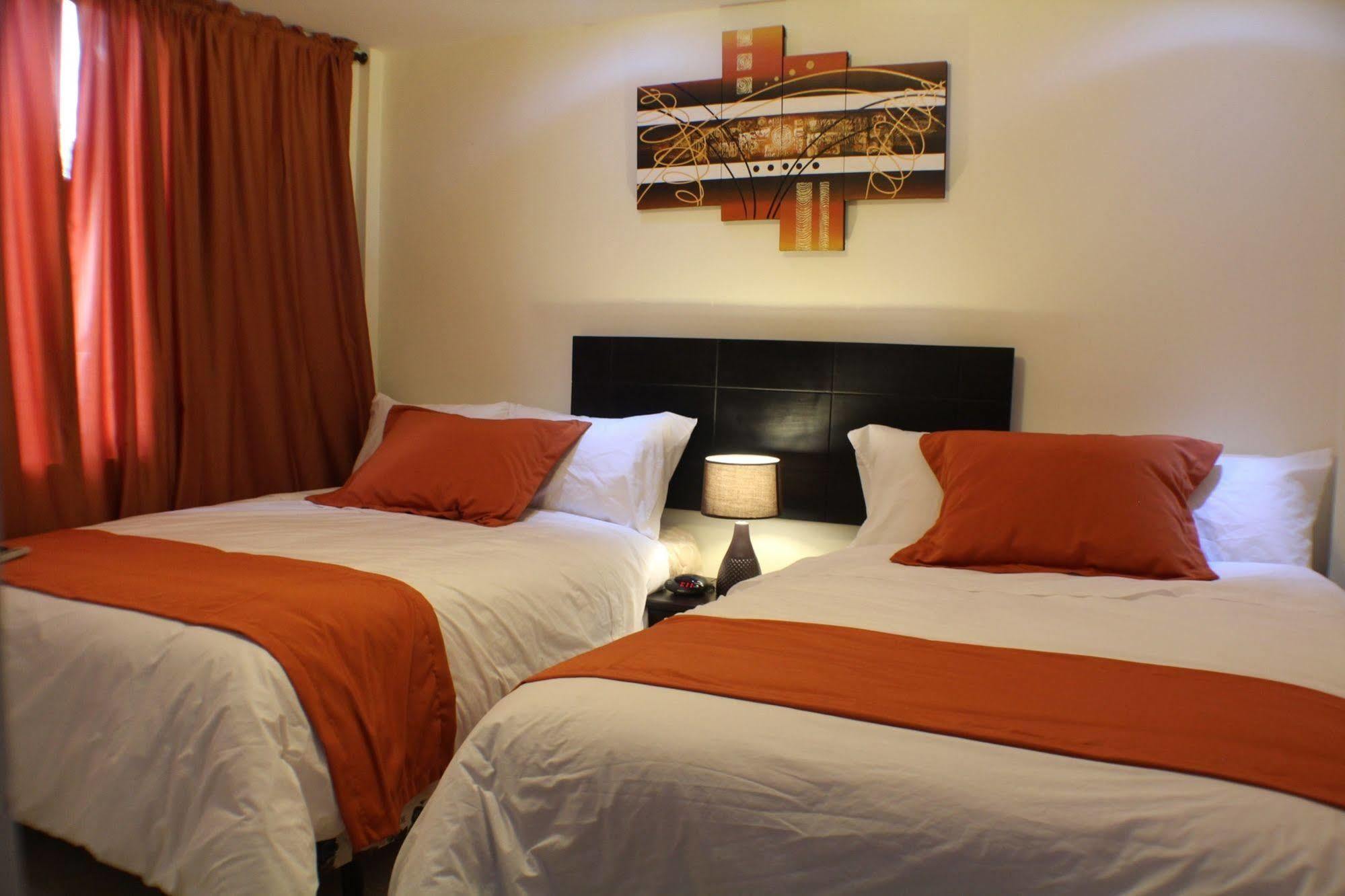 Hotel Las Mercedes Airport-Quito Tababela Exteriör bild